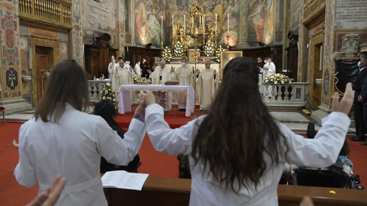 una ricchezza la diversità dei ministeri ma non “clericalizzare” i una ricchezza la diversità dei ministeri ma non “clericalizzare” i laici — Arcidiocesi Bari-Bitonto