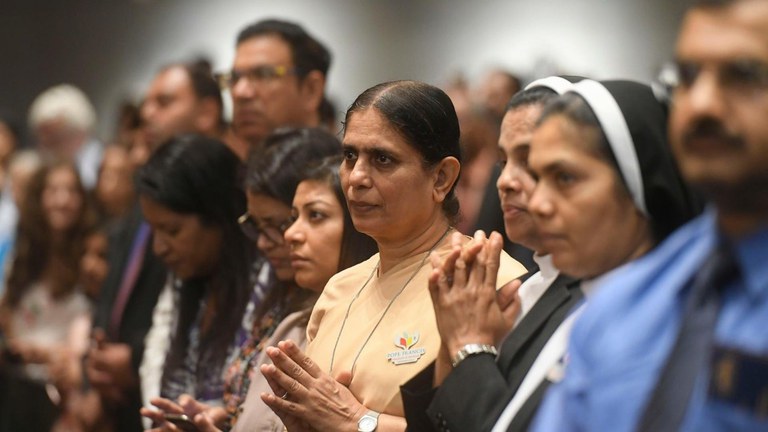Fedeli all'incontro ecumenico e Prgehiera per la pace in cattedrale ad Awali cq5dam.thumbnail.cropped.1500.844.jpeg
