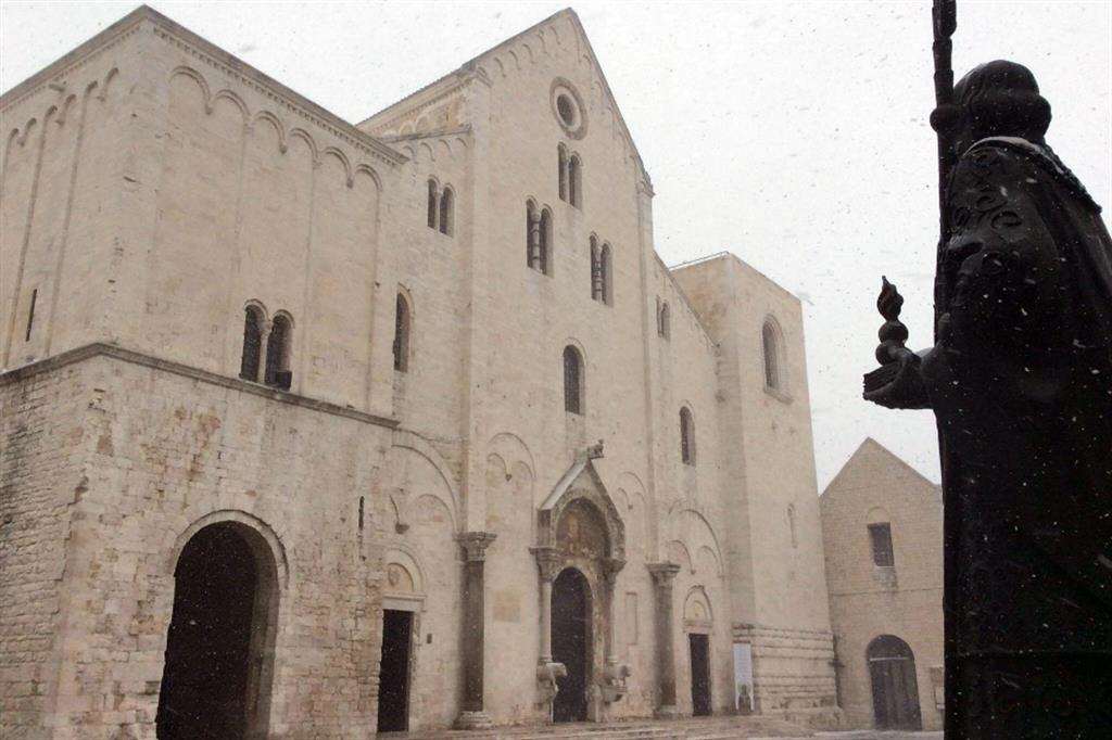 Il 21 dicembre. La Chiesa italiana prega per la pace Il 21 dicembre. La Chiesa italiana prega per la pace sulla tomba di san Nicola a Bari — Arcidiocesi Bari-Bitonto