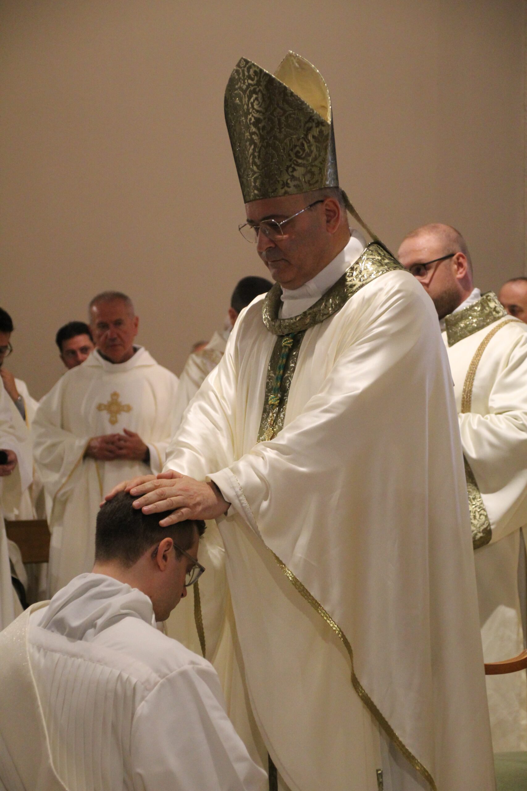 Omelia di Mons. Sabino Iannuzzi per l’Ordinazione Presbiterale di don Omelia di Mons. Sabino Iannuzzi per l’Ordinazione Presbiterale di don Tommaso Cavaliere – Diocesi di Castellaneta