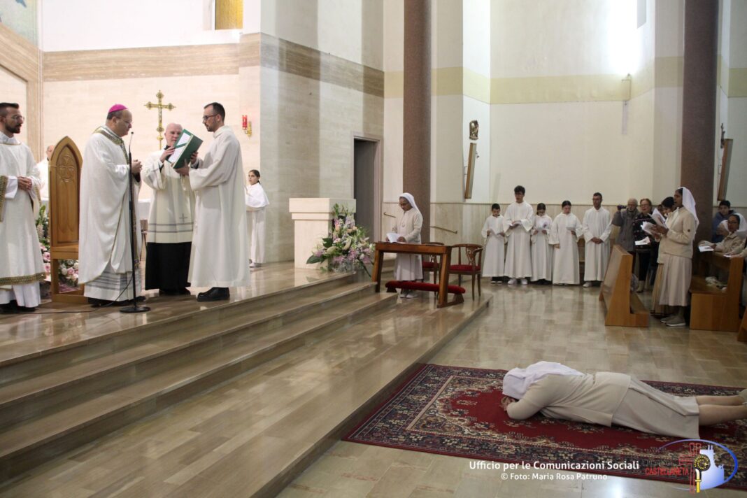 Omelia di Mons. Sabino Iannuzzi durante la Santa Messa per la Professione Perpetua di Sr. Palma Mandorino, E.F. – Diocesi di Castellaneta