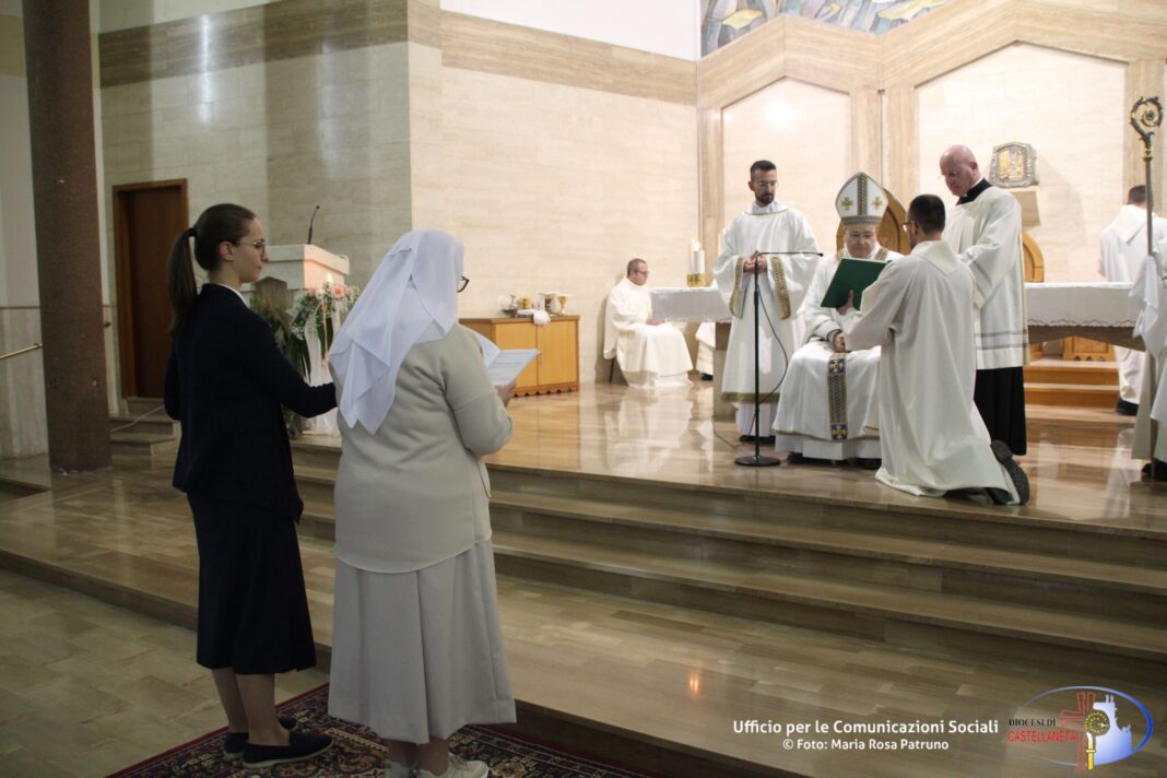 Santa Messa per la Professione Perpetua di Sr. Palma Mandorino, E.F. – Diocesi di Castellaneta