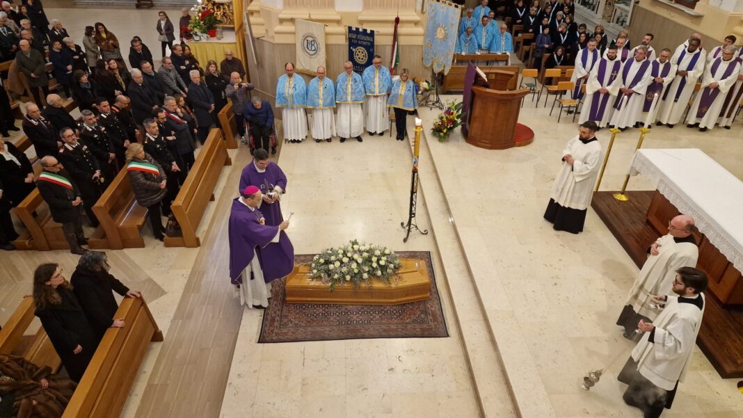 Omelia di Mons. Sabino Iannuzzi durante la Santa Messa esequiale Omelia di Mons. Sabino Iannuzzi durante la Santa Messa esequiale di Mons. Cosimo Damiano Fonseca – Diocesi di Castellaneta