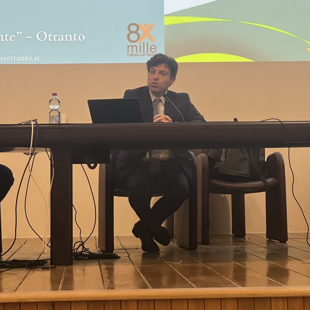 Il giornalista Fabio Bolzetta ospite di un incontro sul tema del digitale