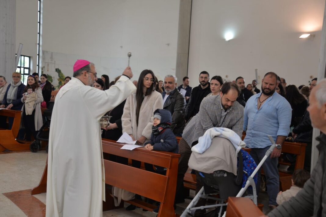 Mons. Neri benedice i nuovi nati a Otranto