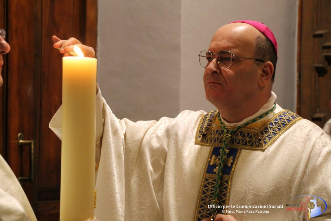 Omelia di Mons. Sabino Iannuzzi durante la Veglia Pasquale in Resurrectione Domini – Diocesi di Castellaneta