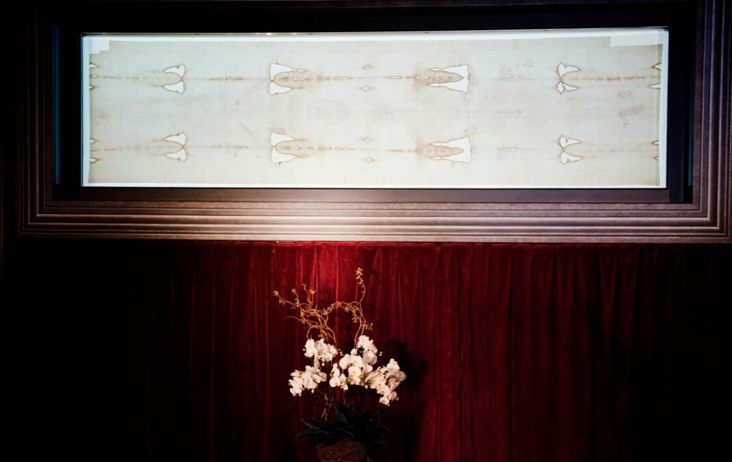 Esposizione di una copia della Sacra Sindone a Maglie