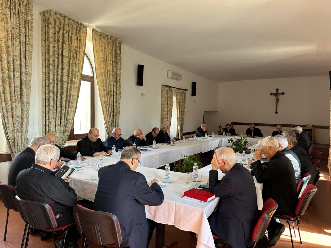 CEP / Assemblea ordinaria dei Vescovi pugliesi tenutasi a Conversano