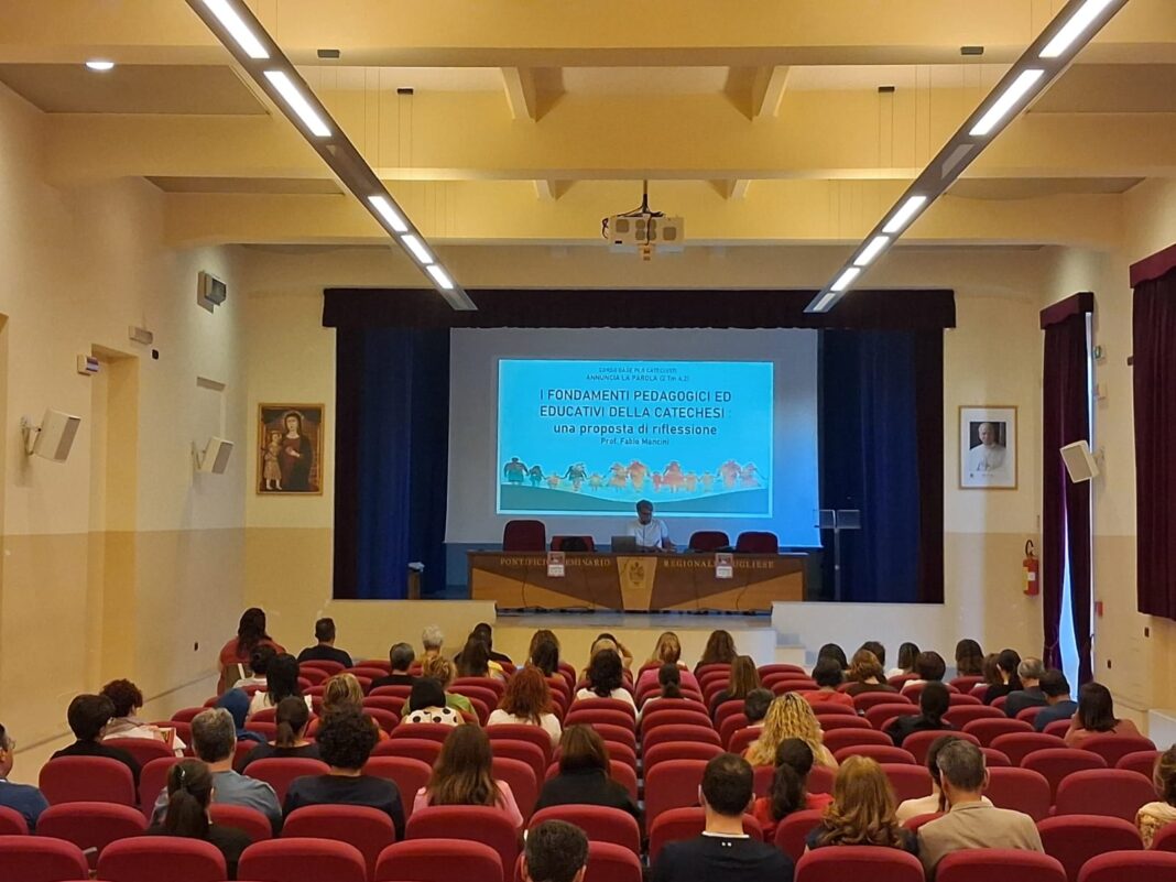 Questa mattina, al Convegno Regionale Catechisti Puglia, il Prof. Fabio Mancini 