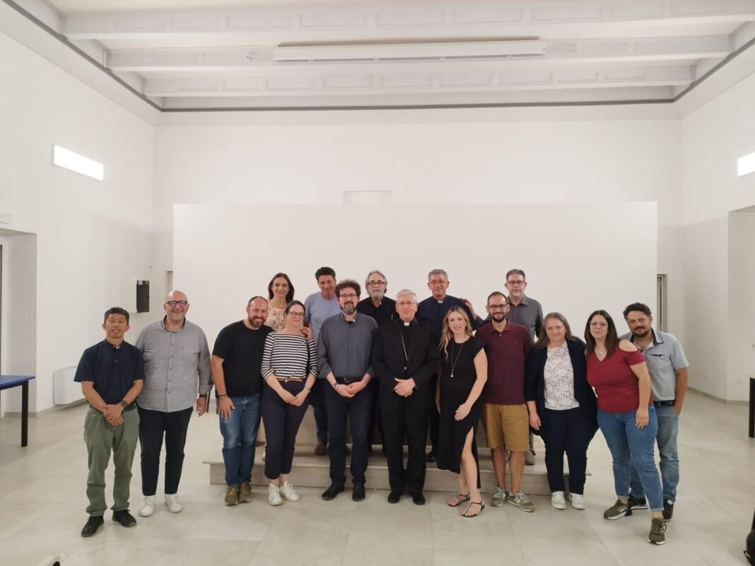 Il Vescovo incontra i gruppi AGESCI: confronto e sinodalità Il Vescovo incontra i gruppi AGESCI: confronto e sinodalità