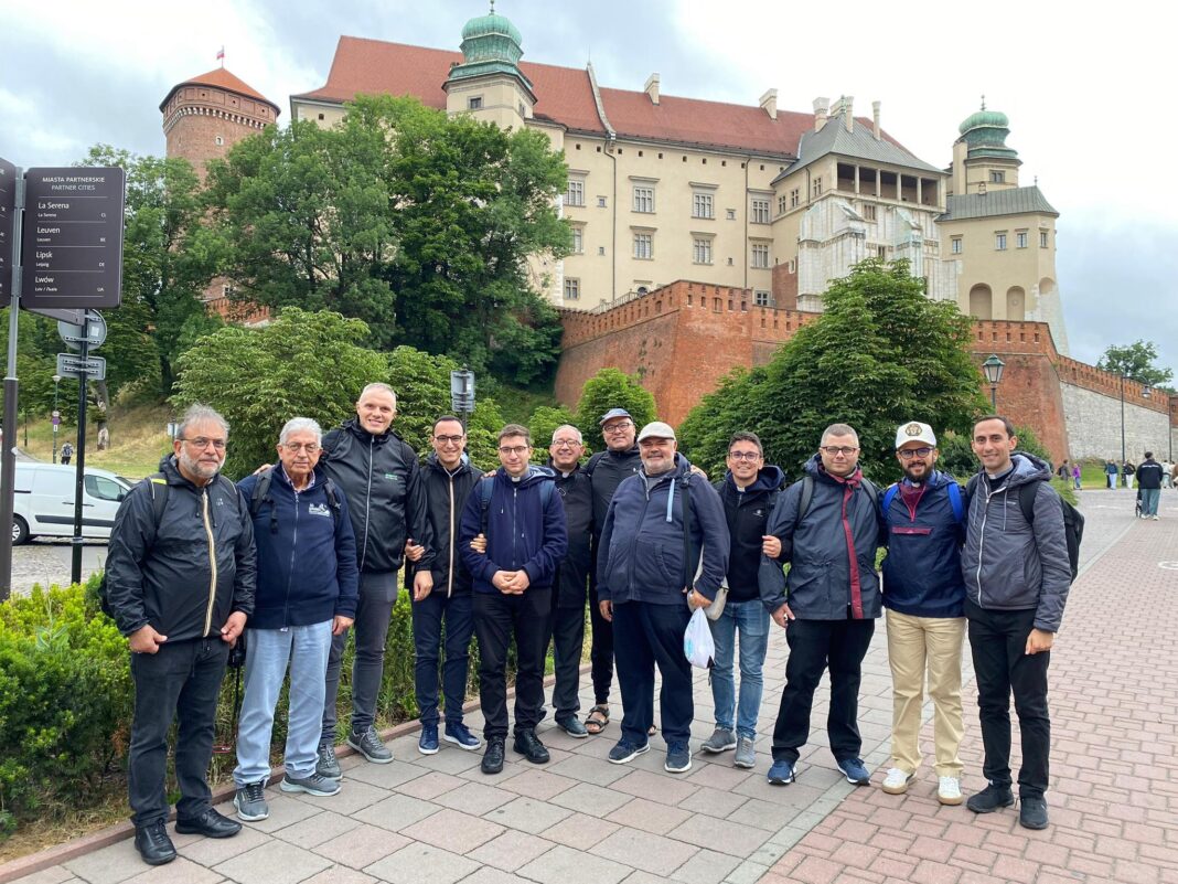 Mons. Neri e alcuni sacerdoti in Polonia