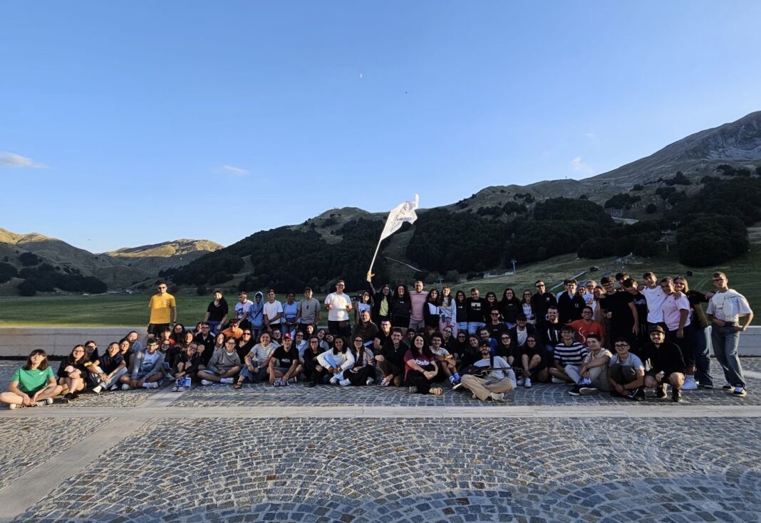 Giubileo dei giovani: 95 ragazzi della diocesi "in cammino" verso Giubileo dei giovani: 95 ragazzi della diocesi "in cammino" verso Roma