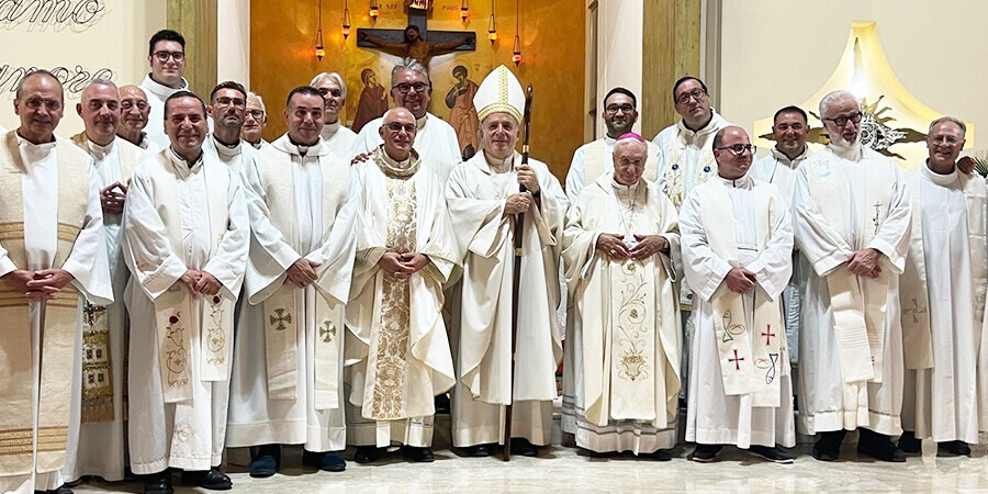 fatti spremere come una spugna e sarai dono – Sito fatti spremere come una spugna e sarai dono – Sito Ufficiale dell'ArciDiocesi di Lecce