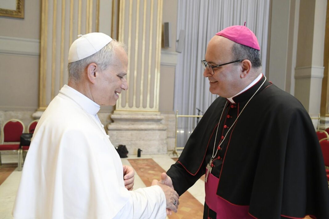 gli auguri di Mons. Sabino Iannuzzi a nome della Diocesi gli auguri di Mons. Sabino Iannuzzi a nome della Diocesi di Castellaneta – Diocesi di Castellaneta