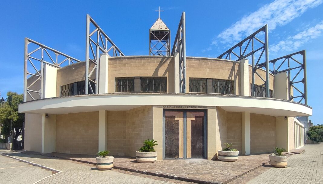 Riapre al culto la chiesa parrocchiale di SS. Medici in Riapre al culto la chiesa parrocchiale di SS. Medici in Copertino