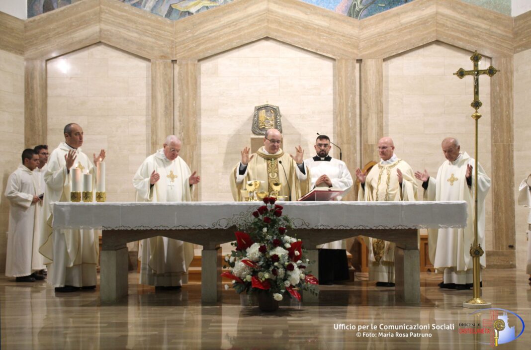 Santa Messa per il 25° anniversario dell’ordinazione presbiterale di don Santa Messa per il 25° anniversario dell’ordinazione presbiterale di don Cataldo Letizia – Diocesi di Castellaneta