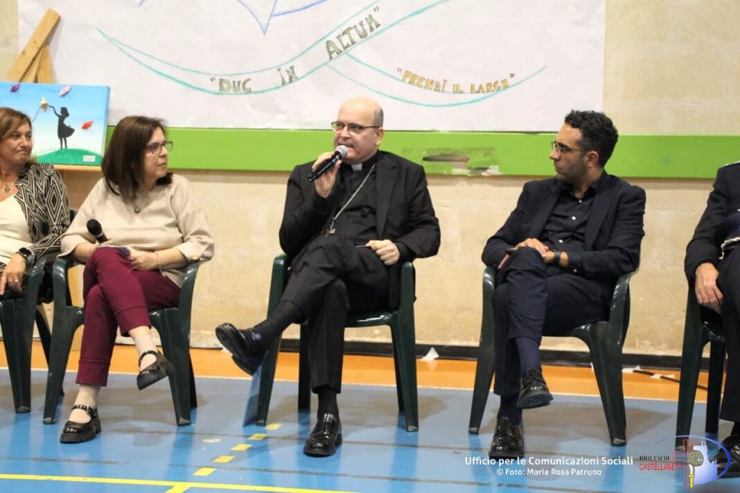Riflessione di Mons. Sabino Iannuzzi durante il Giubileo della Scuola Riflessione di Mons. Sabino Iannuzzi durante il Giubileo della Scuola – Diocesi di Castellaneta
