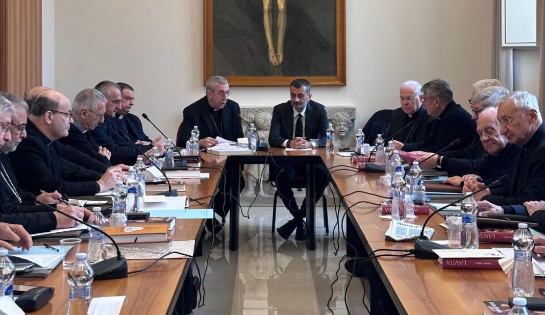 CEP / Incontro tra la Conferenza Episcopale Pugliese e il CEP / Incontro tra la Conferenza Episcopale Pugliese e il Presidente della Regione Puglia, On. Antonio Decaro