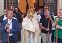 L’Arcivescovo Neri nella giornata del Corpus Domini ha invitato a riflettere L'Arcivescovo Neri nella giornata del Corpus Domini ha invitato a riflettere