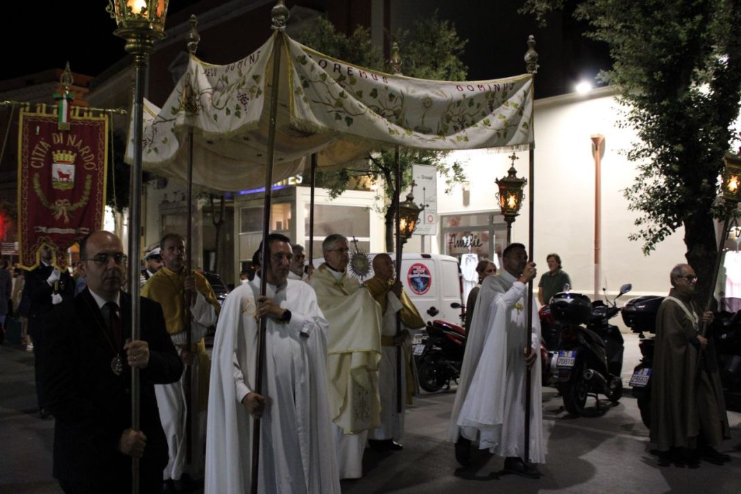 Festa del Corpus Domini. Cristo nelle strade della città