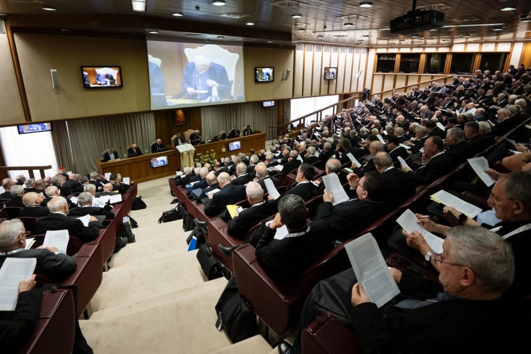 “Radicati e costruiti in Cristo”. Linee di orientamento per l’attuazione “Radicati e costruiti in Cristo”. Linee di orientamento per l’attuazione del Documento di sintesi del Cammino sinodale
